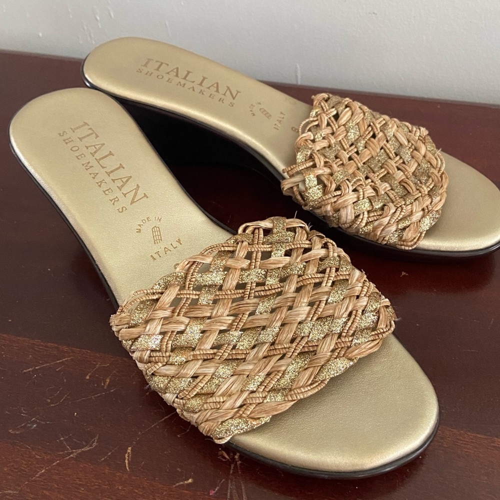 Italian shoemakers gold metallic slides - Size 8